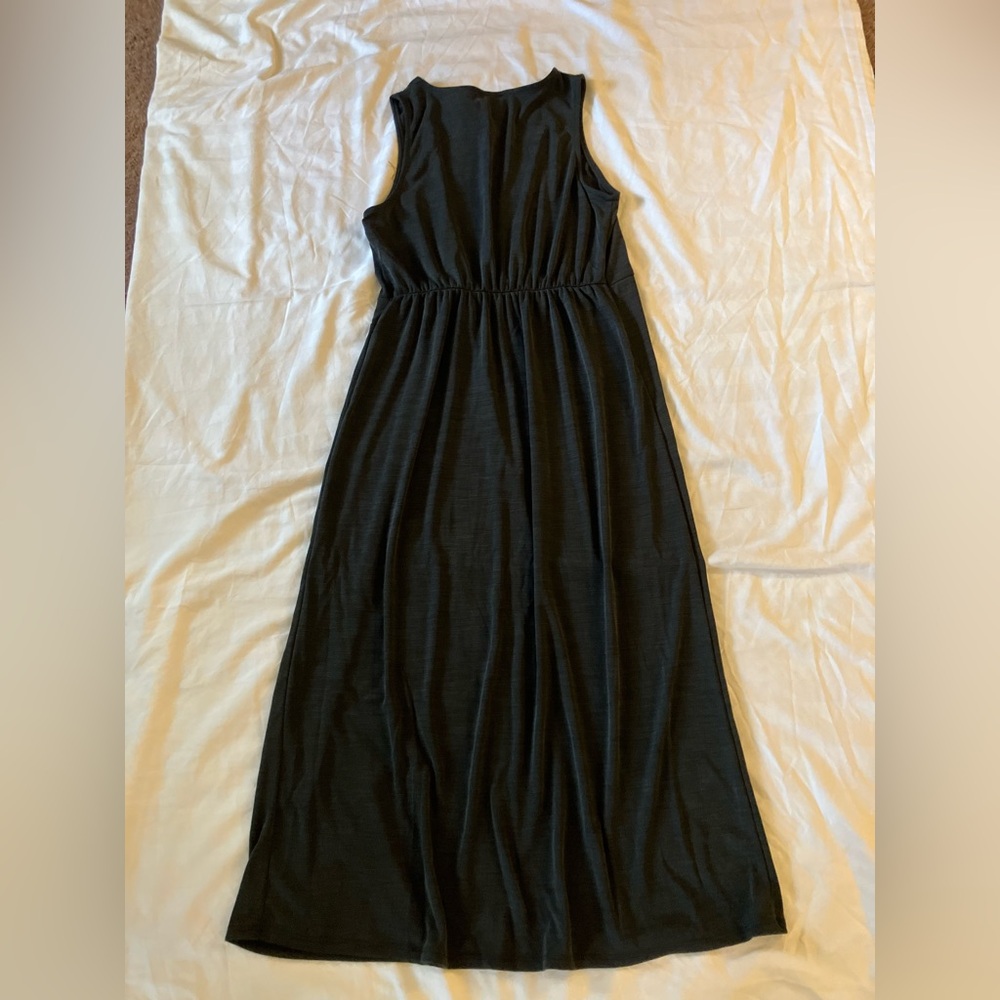 Nicole Miller Sleeveless V-Neck Ribbed Maxi Dress - Picture 3 of 3